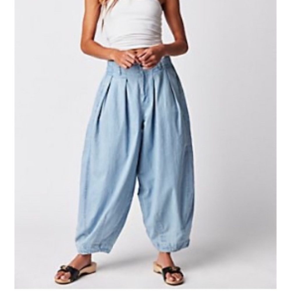 We The Free Ridley Pull-On Barrel Jeans